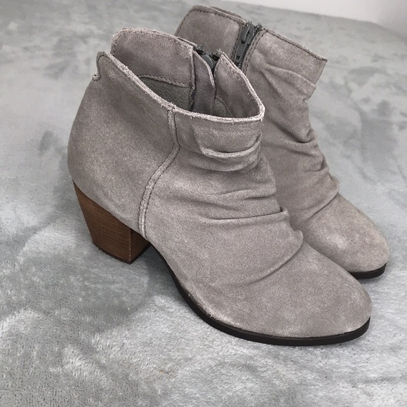 Diba Slouchy Gray Suede Heeled Booties Size 6 New - Picture 2 of 11